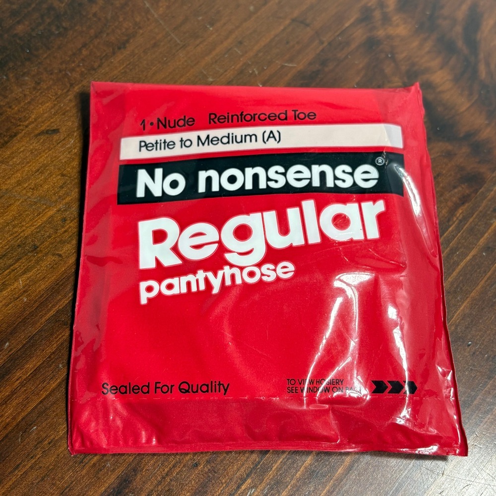 VTG No nonsense Pantyhose Women Petite to Medium Nude Regular Reinforced Toe 91